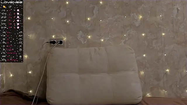 Snapshot of EvaSileZ chatting on 01-10-26, 06:37 EvaSileZ online show from 01-10-26, 06:37