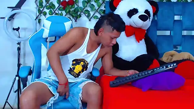 Snapshot of Hakim_prettynigg chatting on 10-23-25, 05:12 Hakim prettynigg online show from 10-23-25, 05:12