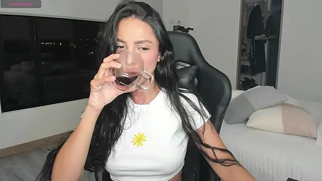 EvaMoet online show from 03-07-25, 05:08