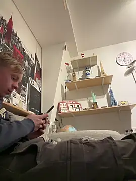 Snapshot of schwanzgranate chatting on 02-10-25, 06:56 schwanzgranate online show from 02-10-25, 06:56