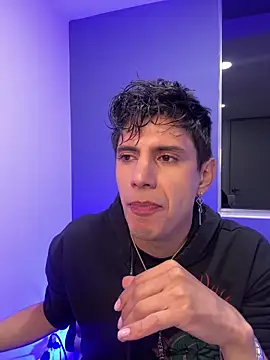 Snapshot of Jeick-Dawson chatting on 09-12-25, 02:44 Jeick-Dawson online show from 09-12-25, 02:44