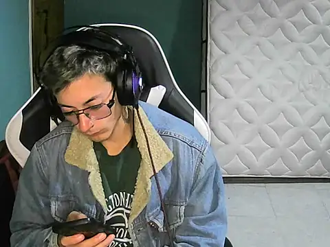 Snapshot of Jughead_16 chatting on 09-27-25, 01:54 Jughead 16 online show from 09-27-25, 01:54