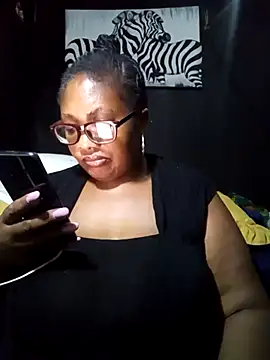 Snapshot of YELLOW_BONE chatting on 01-15-25, 08:16 YELLOW BONE online show from 01-15-25, 08:16