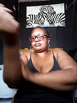Snapshot of YELLOW_BONE chatting on 01-21-25, 09:35 YELLOW BONE online show from 01-21-25, 09:35