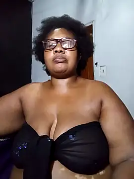 Snapshot of YELLOW_BONE chatting on 01-27-25, 07:35 YELLOW BONE online show from 01-27-25, 07:35