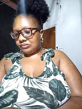 Snapshot of YELLOW_BONE chatting on 02-10-25, 01:14 YELLOW BONE online show from 02-10-25, 01:14