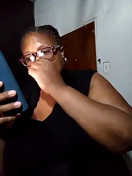 Snapshot of YELLOW_BONE chatting on 02-27-25, 07:26 YELLOW BONE online show from 02-27-25, 07:26