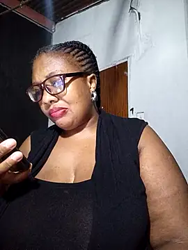 Snapshot of YELLOW_BONE chatting on 03-01-25, 11:47 YELLOW BONE online show from 03-01-25, 11:47