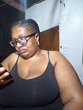 Snapshot of YELLOW_BONE chatting on 03-06-25, 12:54 YELLOW BONE online show from 03-06-25, 12:54