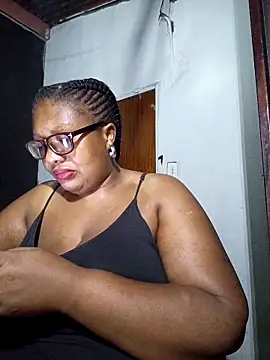 Snapshot of YELLOW_BONE chatting on 03-07-25, 12:58 YELLOW BONE online show from 03-07-25, 12:58