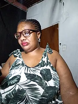 Snapshot of YELLOW_BONE chatting on 03-07-25, 11:49 YELLOW BONE online show from 03-07-25, 11:49
