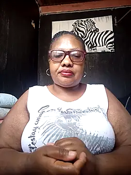 Snapshot of YELLOW_BONE chatting on 03-10-25, 08:59 YELLOW BONE online show from 03-10-25, 08:59