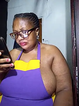 Snapshot of YELLOW_BONE chatting on 03-13-25, 12:16 YELLOW BONE online show from 03-13-25, 12:16