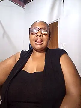 Snapshot of YELLOW_BONE chatting on 10-03-25, 10:29 YELLOW BONE online show from 10-03-25, 10:29