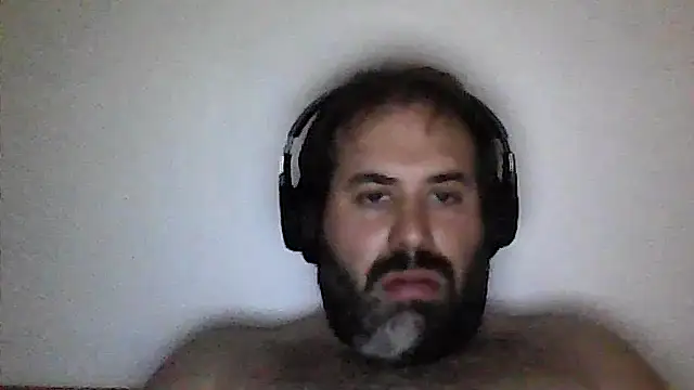 Snapshot of The_Masterxxx14 chatting on 05-19-26, 06:14 The Masterxxx14 online show from 05-19-26, 06:14