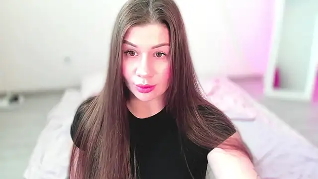 Snapshot of JuicyHelenX chatting on 06-19-26, 10:08 JuicyHelenX online show from 06-19-26, 10:08
