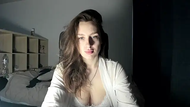Ella   Bell online show from 02-24-25, 06:27