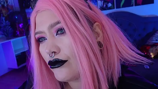 wickedxqueen online show from 12-15-24, 04:18