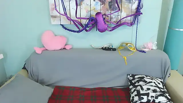 Snapshot of EverlyRays chatting on 12-07-24, 08:11 EverlyRays online show from 12-07-24, 08:11