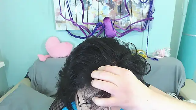 Snapshot of EverlyRays chatting on 12-10-24, 12:27 EverlyRays online show from 12-10-24, 12:27