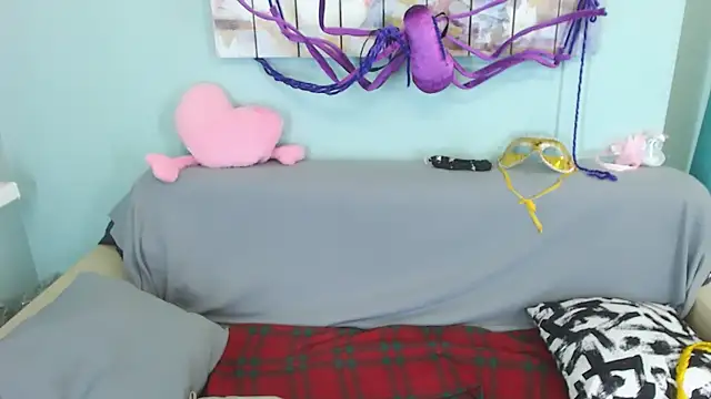 Snapshot of EverlyRays chatting on 12-10-24, 03:33 EverlyRays online show from 12-10-24, 03:33