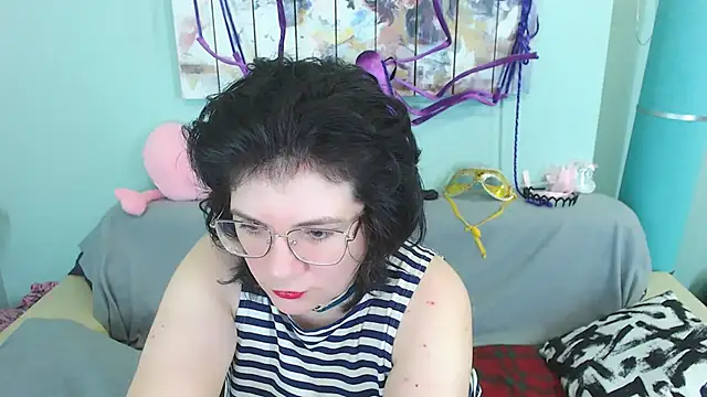 Snapshot of EverlyRays chatting on 12-11-24, 06:58 EverlyRays online show from 12-11-24, 06:58