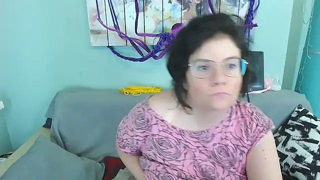 Snapshot of EverlyRays chatting on 12-24-24, 09:44 EverlyRays online show from 12-24-24, 09:44