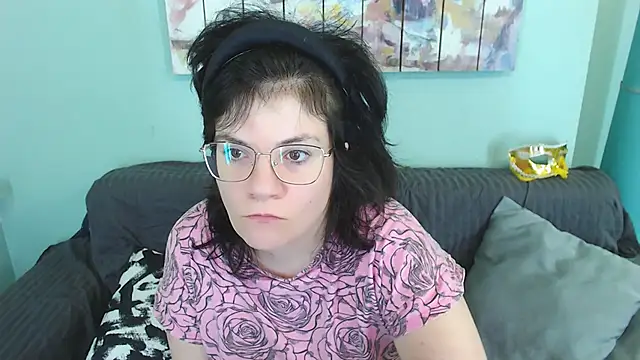 Snapshot of EverlyRays chatting on 01-11-25, 03:20 EverlyRays online show from 01-11-25, 03:20