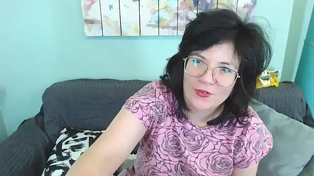 Snapshot of EverlyRays chatting on 01-11-25, 07:16 EverlyRays online show from 01-11-25, 07:16