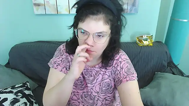 Snapshot of EverlyRays chatting on 01-28-25, 11:06 EverlyRays online show from 01-28-25, 11:06