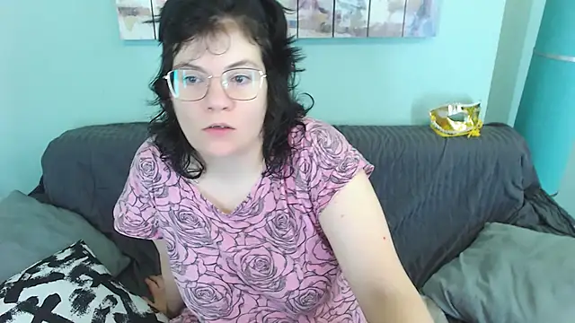 Snapshot of EverlyRays chatting on 01-29-25, 08:51 EverlyRays online show from 01-29-25, 08:51