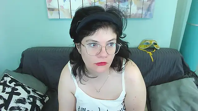 Snapshot of EverlyRays chatting on 02-06-25, 02:33 EverlyRays online show from 02-06-25, 02:33