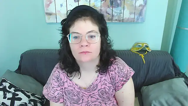 Snapshot of EverlyRays chatting on 02-07-25, 04:06 EverlyRays online show from 02-07-25, 04:06