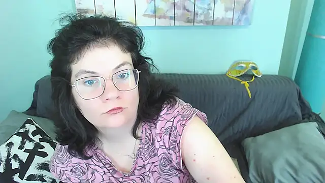 Snapshot of EverlyRays chatting on 02-07-25, 07:07 EverlyRays online show from 02-07-25, 07:07