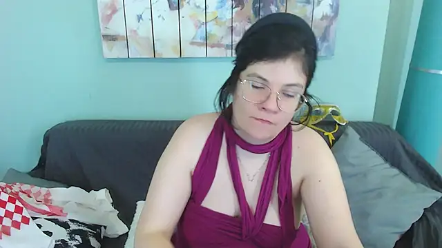 Snapshot of EverlyRays chatting on 02-11-25, 01:30 EverlyRays online show from 02-11-25, 01:30