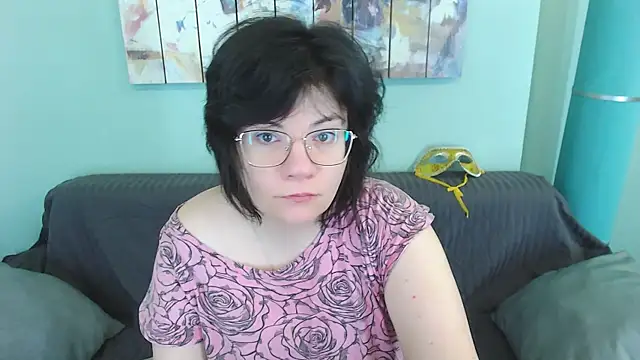 Snapshot of EverlyRays chatting on 02-14-25, 07:49 EverlyRays online show from 02-14-25, 07:49