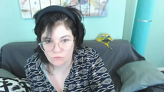 Snapshot of EverlyRays chatting on 02-17-25, 07:21 EverlyRays online show from 02-17-25, 07:21