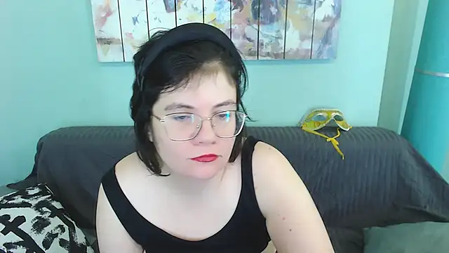 Snapshot of EverlyRays chatting on 02-18-25, 07:09 EverlyRays online show from 02-18-25, 07:09