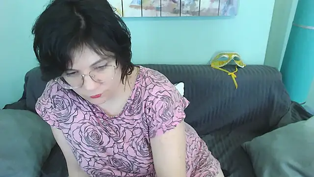 Snapshot of EverlyRays chatting on 02-20-25, 07:34 EverlyRays online show from 02-20-25, 07:34