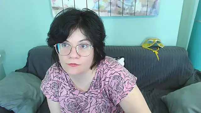 Snapshot of EverlyRays chatting on 02-20-25, 10:37 EverlyRays online show from 02-20-25, 10:37