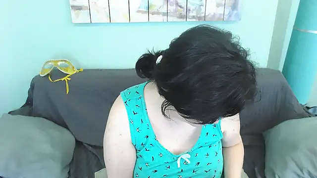 Snapshot of EverlyRays chatting on 03-18-25, 02:15 EverlyRays online show from 03-18-25, 02:15