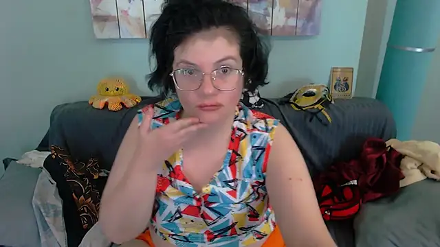 Snapshot of EverlyRays chatting on 09-12-25, 10:21 EverlyRays online show from 09-12-25, 10:21