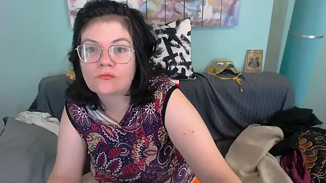 Snapshot of EverlyRays chatting on 09-14-25, 12:04 EverlyRays online show from 09-14-25, 12:04