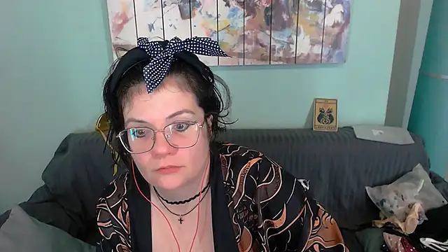 Snapshot of EverlyRays chatting on 10-02-25, 12:34 EverlyRays online show from 10-02-25, 12:34