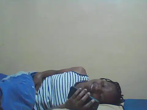 Smillie prety online show from 12-21-25, 05:42