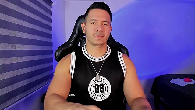 Snapshot of ransoj chatting on 11-15-25, 11:32 ransoj online show from 11-15-25, 11:32