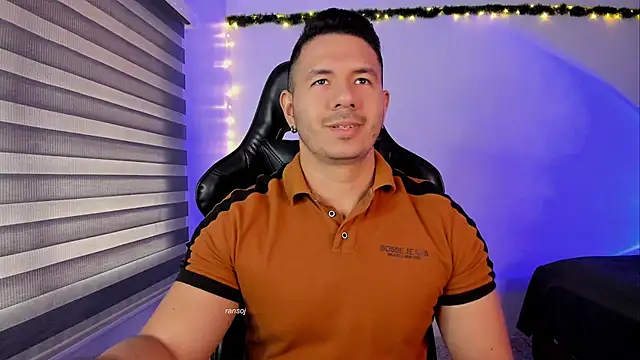 Snapshot of ransoj chatting on 12-15-25, 02:10 ransoj online show from 12-15-25, 02:10