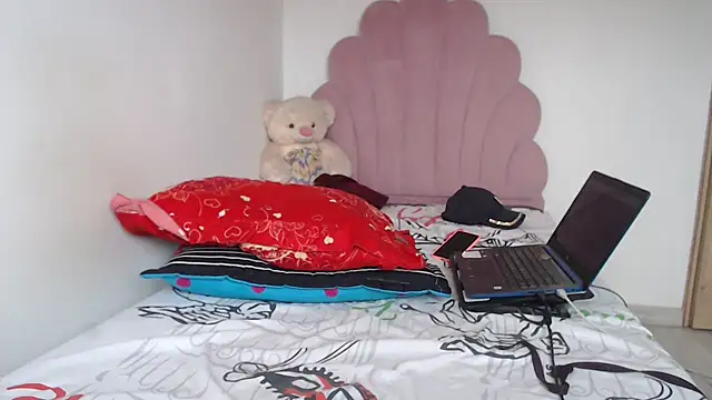 lady hot2xx online show from 11-04-25, 04:28