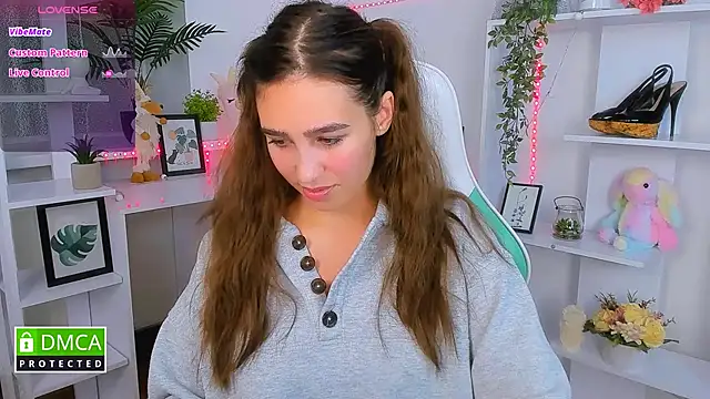  Eliizabeth  online show from 10-21-25, 09:59