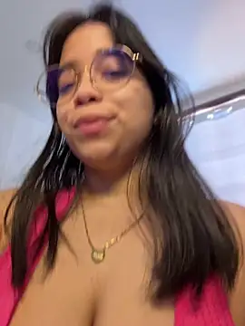 tati reyess online show from 07-06-26, 11:51